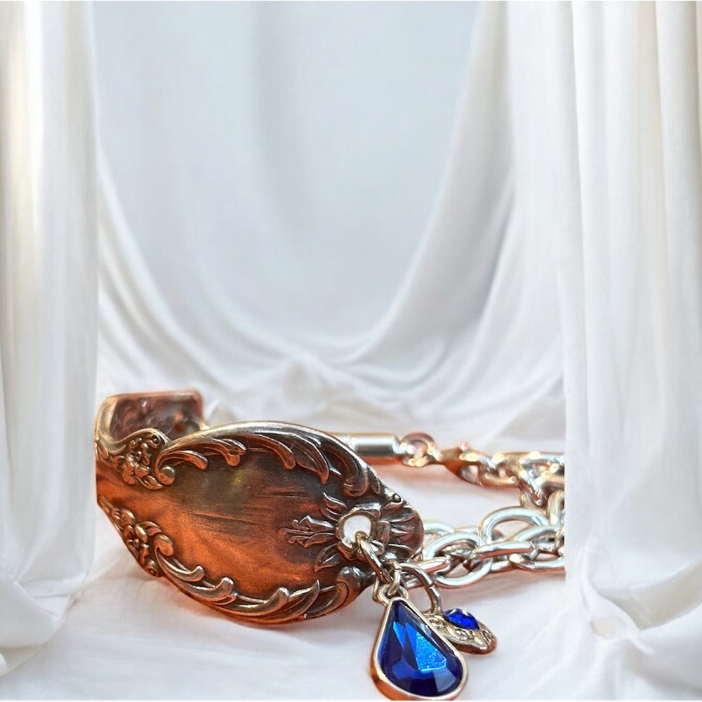 ❤️ Spoon Chain Bracelet with Blue Gems